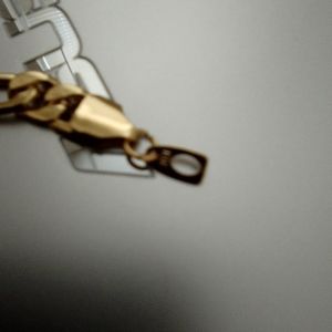 18kt Gold chain stamped on clasp
